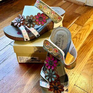 L'Artiste Delight Wedge Sandals